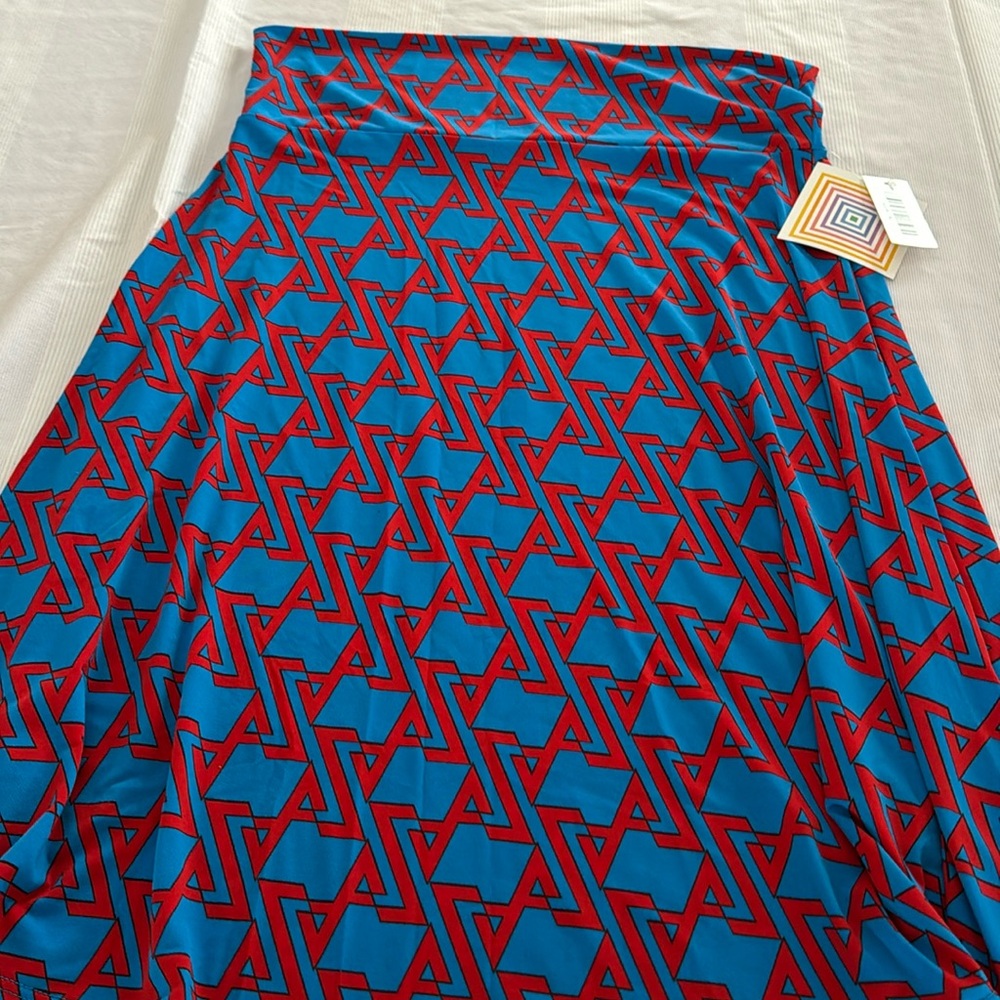 🍁 Lularoe “Azure” skirt blue red geometric  pattern